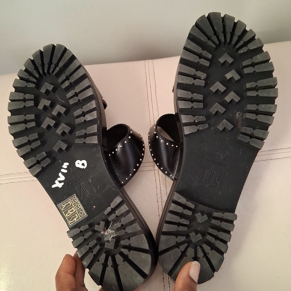 Tamara Mellon ROAM Studded Sandals Size 9 - Picture 5 of 7